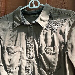 Anthropologie holding horses brand women’s Embroidered green blouse Size 2